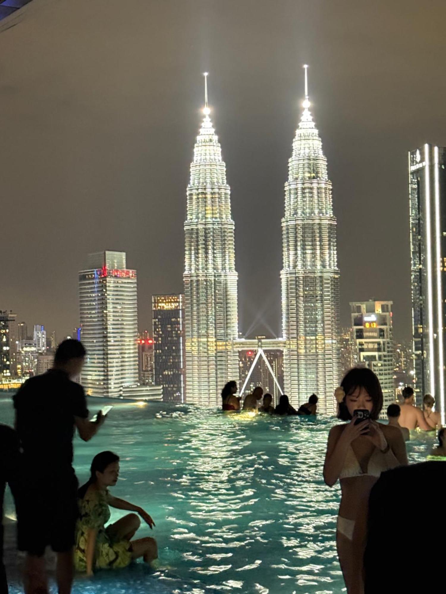 Apartment Night At Eaton Residences Klcc