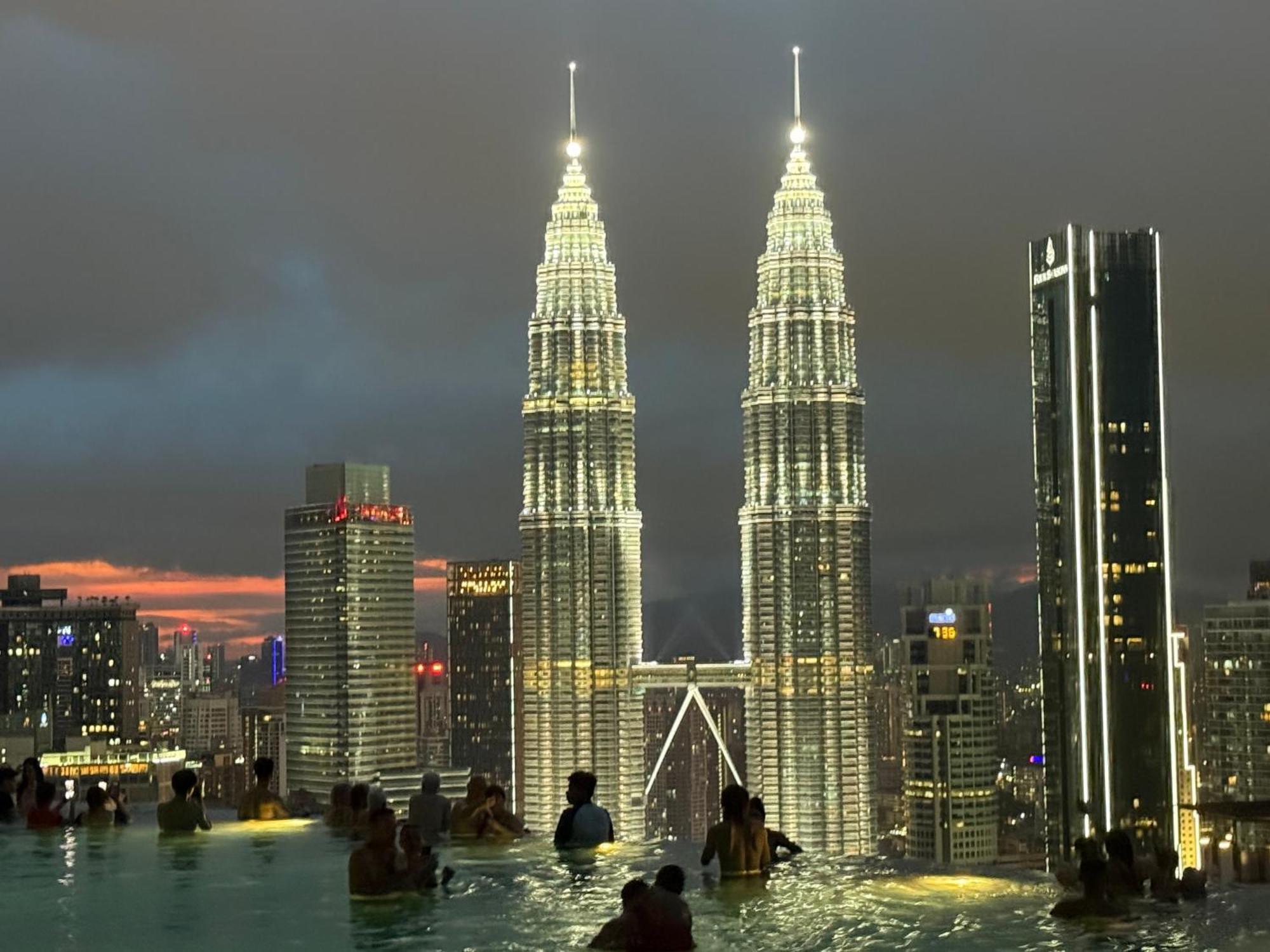 Night At Eaton Residences Klcc Apartment *