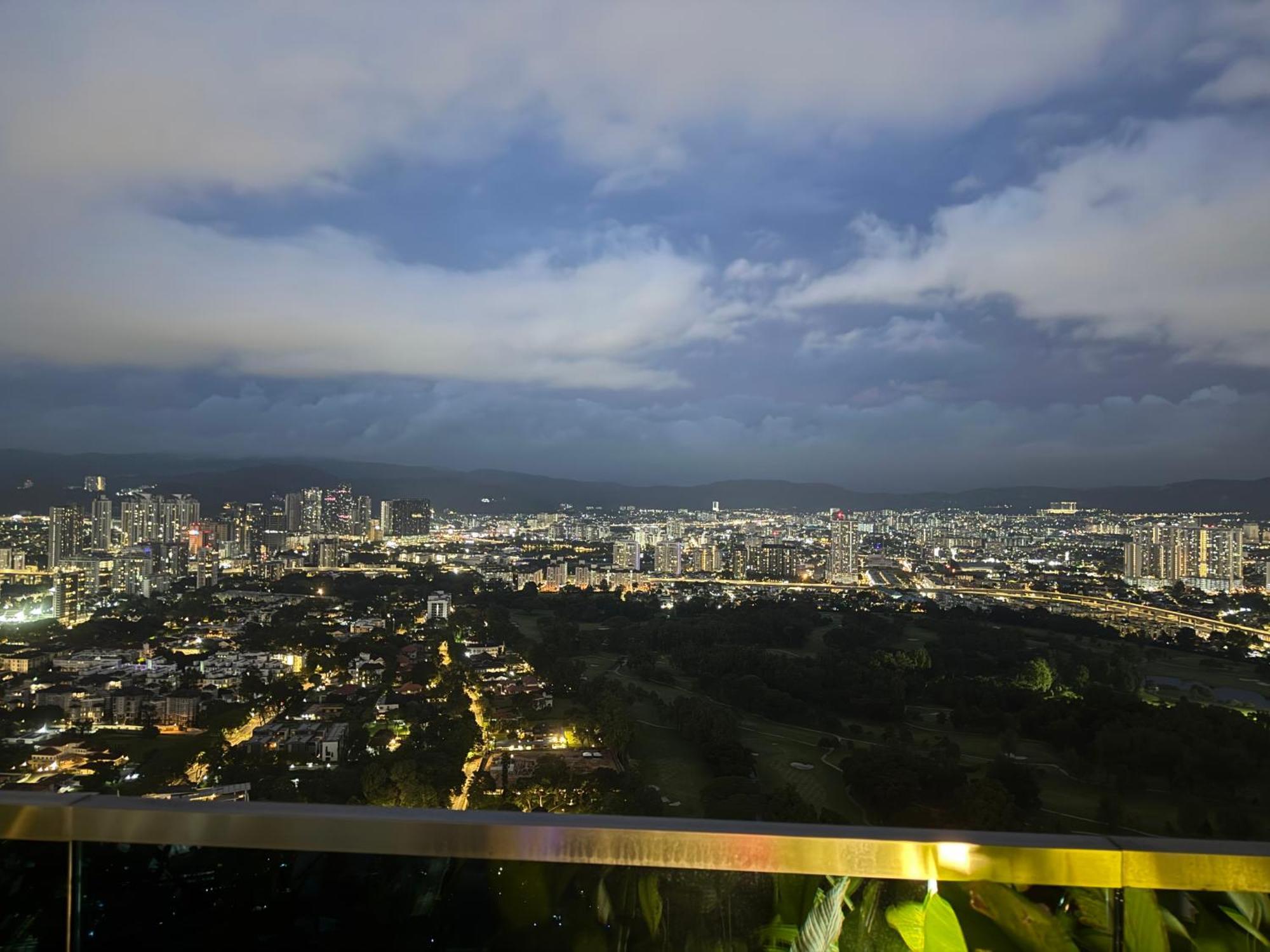 Night At Eaton Residences Klcc Apartment Kuala Lumpur